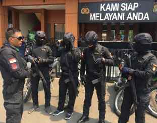 Ketgam : Personil TIM pemburu preman polres polres jakbar