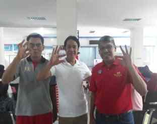 Ketgam : Ka kantor imigrasi kendari (kaos merah)  bersama jajaran kanwil kemenkumham sultra 