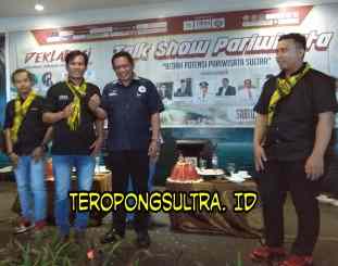 Ketgam : Ir Hugua saat Deklarasi Jurnalis jalan jalan di skypool Clarion Hotel Kendari