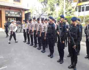 Apel pengamanan Hari Raya waisak di Mapolres Metro  jakarta barat 