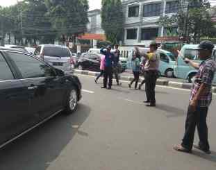 Ketgam : pelayanan kepada warga masyarakat yang akan menjalankan ibadah di gereja,
