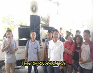 Ketgam : aksi massa dari LSM Jarak Sultra di kantor Esdm Prov sultra  / foto : TIM 