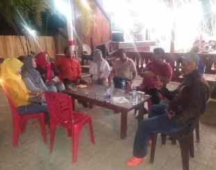 Ketgam : pertemuan antara ketua PDI-P Sultra dan perwakilan dari FHK2 Sultra /foto : Fdl 