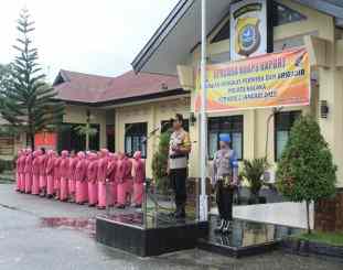 Upacara korps raport polres kolaka
