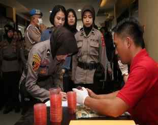 Tes urine dadakan personil polda sulsel