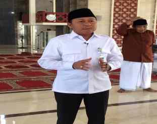 Ketgam : Bupati Pasangkayu H. Agus Ambo Djiwa,