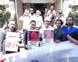 Aksi solidaritas jurnalis Bali menolak remisi susrama
