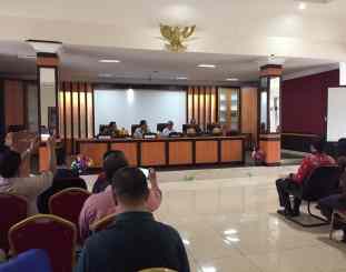 Bupati Pasangkayu Agus Ambo Djiwa menggelar rapat koordinasi (Rakor) dengan Badan Pemeriksa Keuangan (BPK) RI perwakilan 