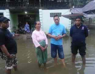 Ketgam : warga yang rumahnya terendam banjir