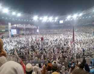 Ketgam : Foto Massa Pendukung Prabowo Sandi dalam kampanye akbar di GBK