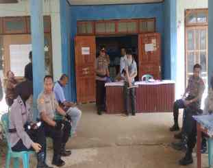 Suasana Jelang Pleno di Kantor Kec Poasia