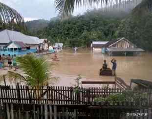 Ketgam  : kondisi desa yang terendam banjir