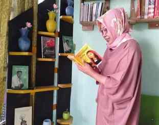 Hj Sitti Salma  Pengusaha Asal kota Kendari 