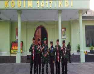 Ketgam. Komandan Kodim 1417/Kendari Kol Inf Drs Alamsyah M.si, bersama kontingen Pramuka Saka Wira Kartika Kodim 1417/Kendari.