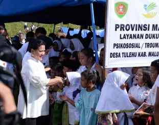 Presiden RI Joko widodo saat meninjau posko pengungsi pasca gempa 