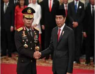 Presiden RI Joko widodo bersama Kapolri Jend. Pol. Idham Azis
