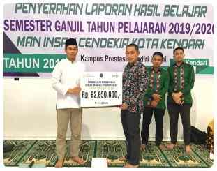 Penyerahan bantuan 
