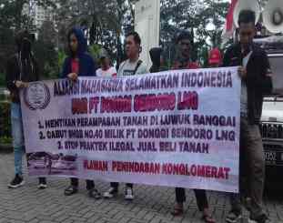 Ketgam :Aliansi Mahasiswa selamatkan indonesia saat menggelar aksi 