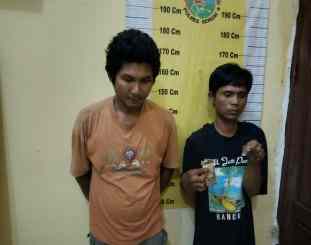 Kedua tersangka yang diamankan 