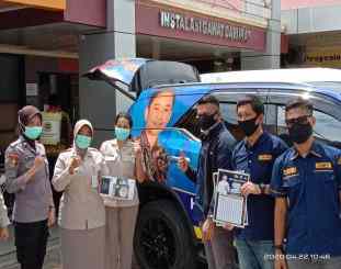 Ampi Sultra usai membagikan masker 