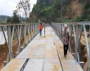 Ketgam: Jembatan di desa rawua kec sampara 
