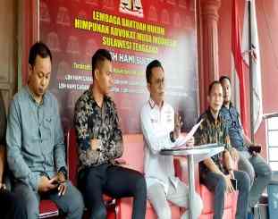 Andre Darmawan saat menggelar konfrensi pers Kamis 17 Desember 2020