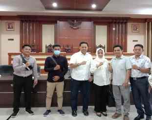 Ketgam : foto bersama usai Rapat dengar pendapat 