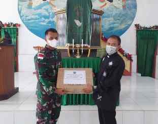Ketgam : penyerahan Alkitab Gereja Elohim Jamaat Piru