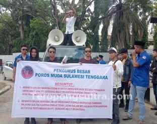 Aksi unjuk rasa Poros Muda Sultra 