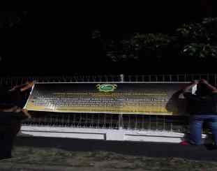 Ketgam salah satu spanduk forsemesta yang terpasang di sudut kota Kendari 