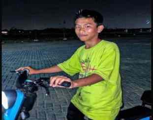 Agung Kurniawan Siswa Pondok Pesantren Tahfidzul Qur'an Darur Raihanun NW, Desa Ambaipua, Kecamatan Ranomeeto, 