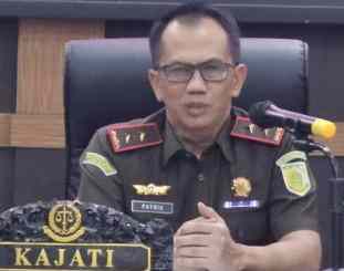 Dr.Patris Yusrian S.H,M.H