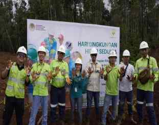 Foto penanaman pohon 