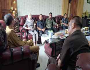 Kunjungan Komisi III DPRD Sultra di kantor Dinas Energi dan Sumber daya Mineral Provinsi Sulawesi tenggara 