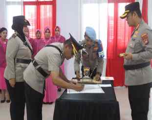 Kapolres Kendari Pimpin serah terima jabatan dilingkup Polresta Kendari 