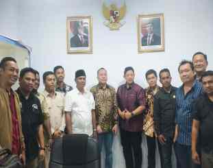 Foto bersama anggota DPRD Konkep bersama Manajemen PT GKP dan BKM 