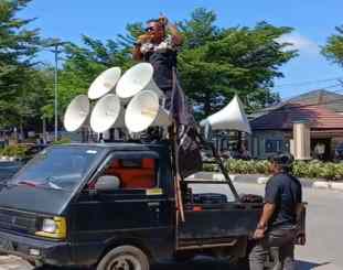 Ketgam : Kotak Katik kolaka kontrol saat berdemonstrasi/ dok Istimewa 